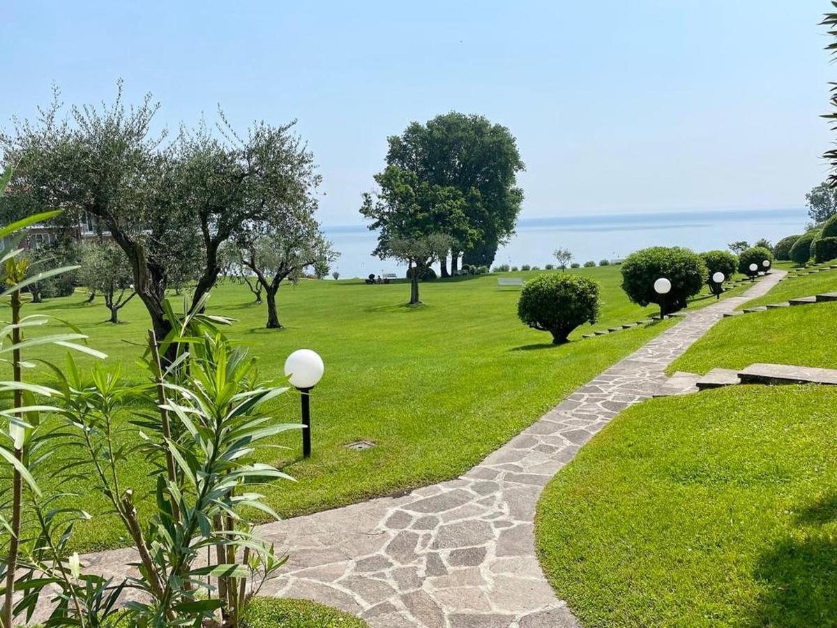מנרבה דל גארדה On The Beach Lake View מראה חיצוני תמונה